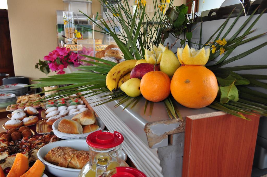 Rooms And Breakfast Zefiro San Vito Lo Capo Exterior foto
