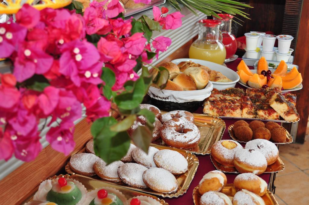 Rooms And Breakfast Zefiro San Vito Lo Capo Exterior foto