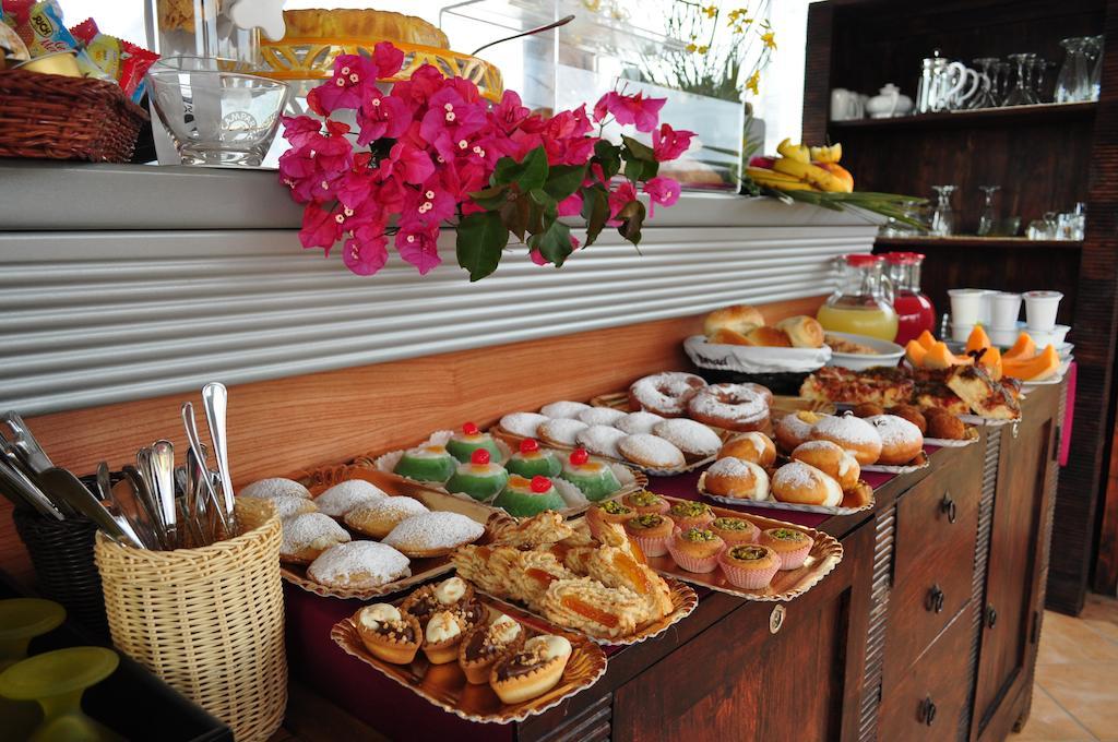 Rooms And Breakfast Zefiro San Vito Lo Capo Exterior foto