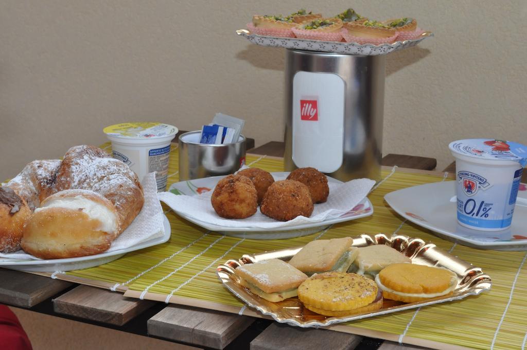 Rooms And Breakfast Zefiro San Vito Lo Capo Exterior foto